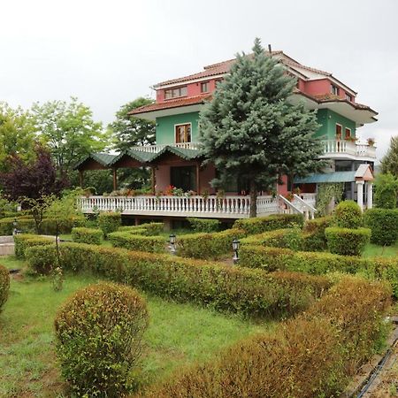 Hotel Villa Kabashi Korce Buitenkant foto