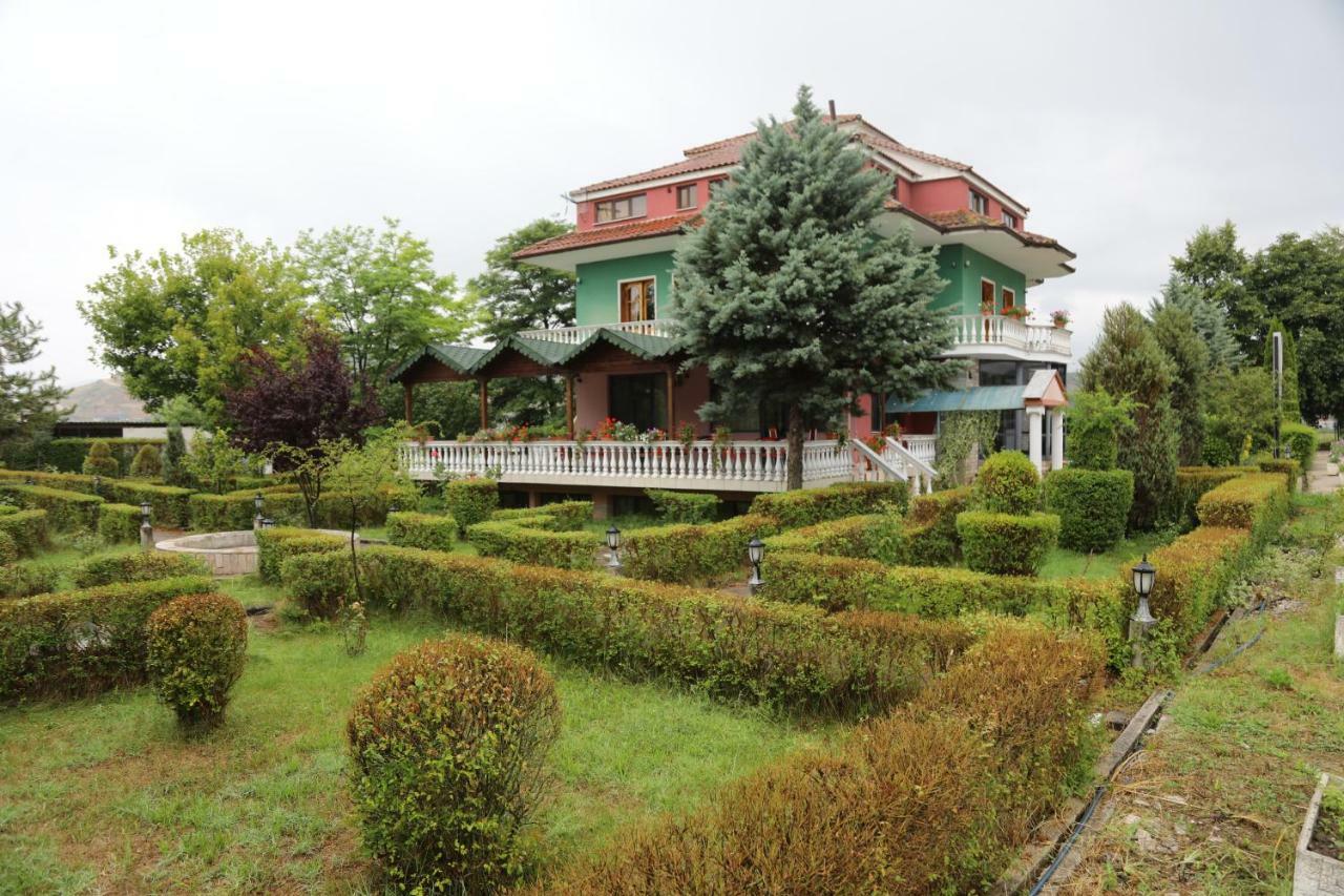 Hotel Villa Kabashi Korce Buitenkant foto