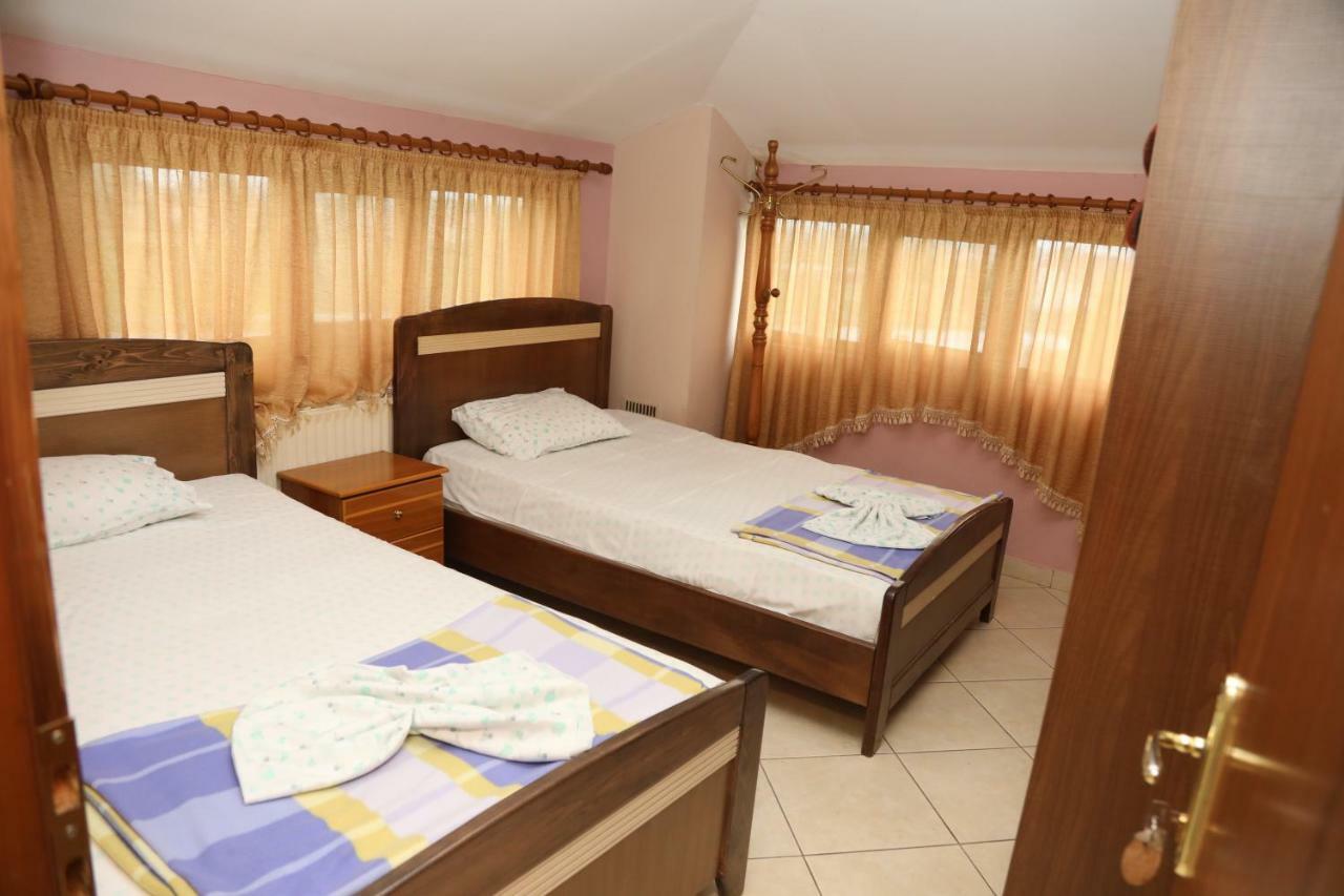 Hotel Villa Kabashi Korce Buitenkant foto