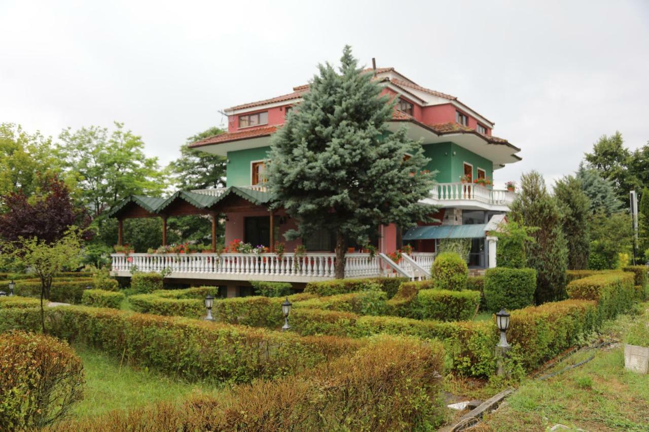 Hotel Villa Kabashi Korce Buitenkant foto