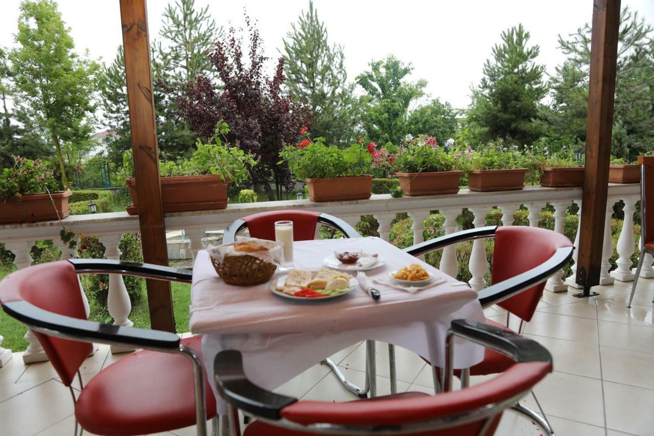 Hotel Villa Kabashi Korce Buitenkant foto