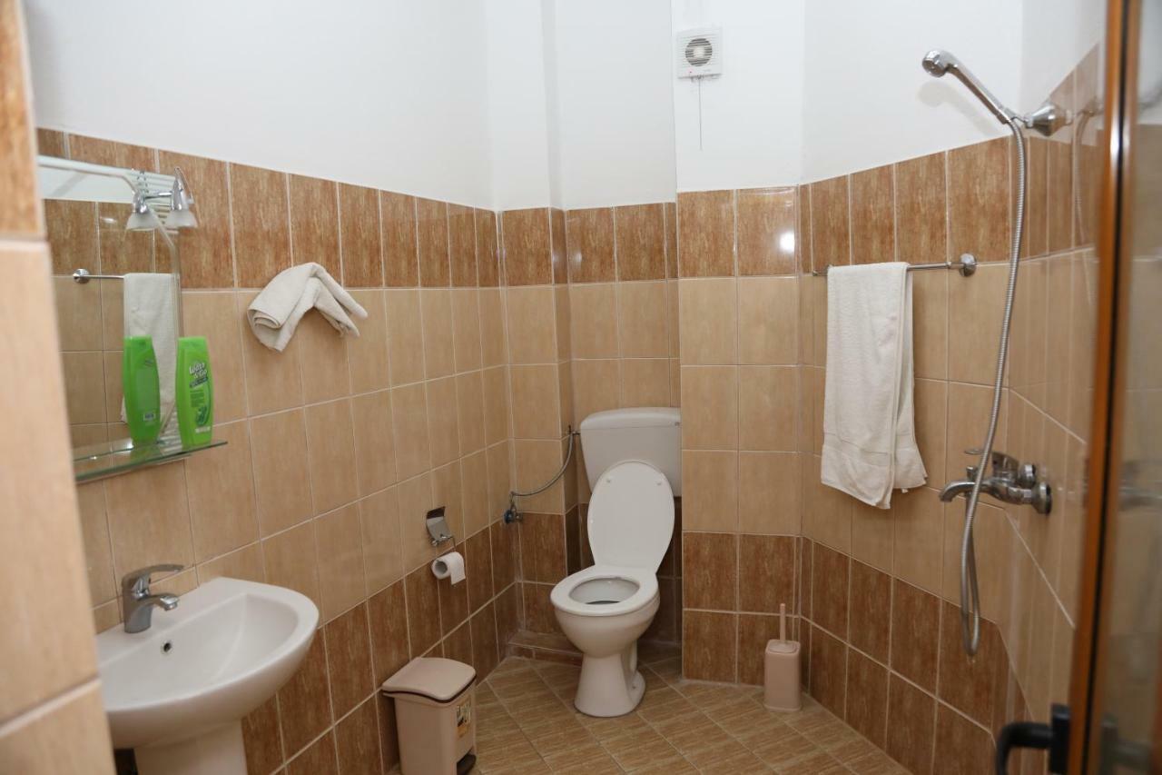 Hotel Villa Kabashi Korce Buitenkant foto