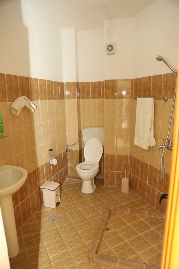 Hotel Villa Kabashi Korce Buitenkant foto